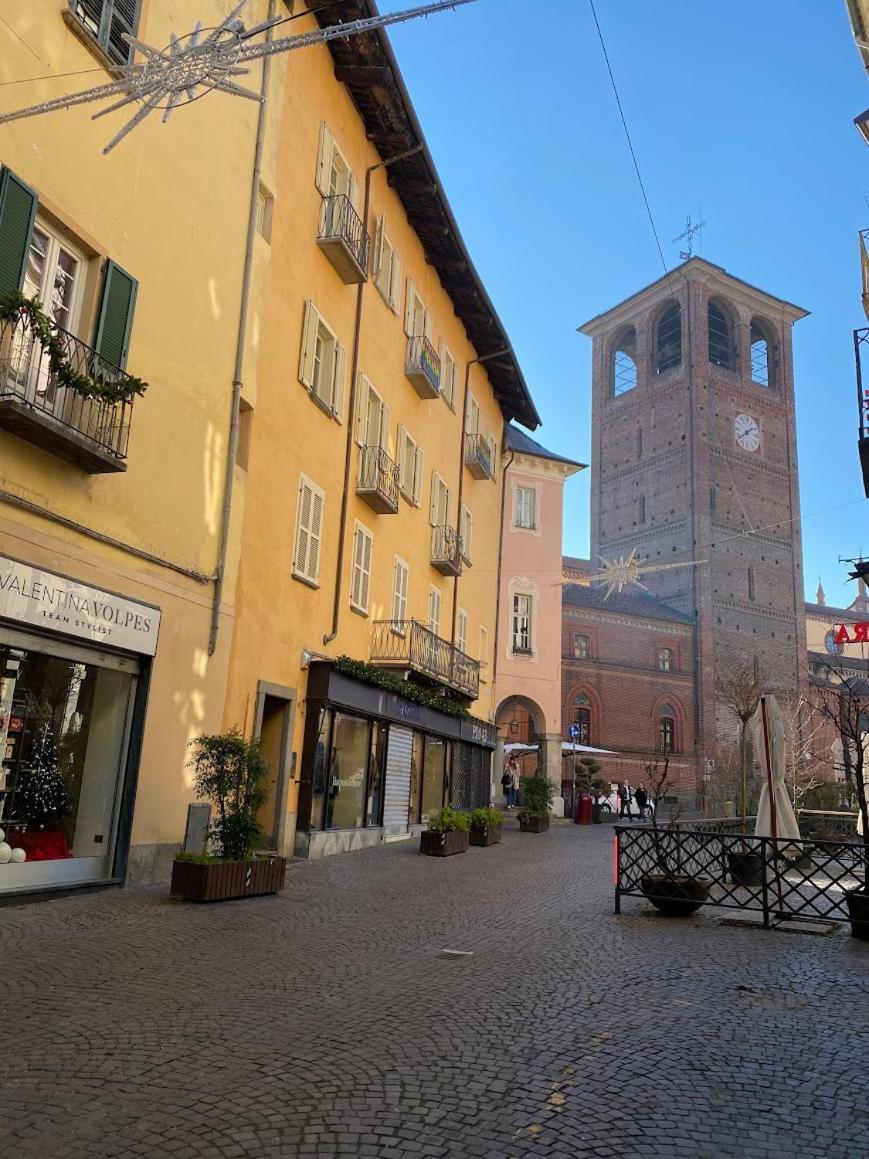 Maschera Di Ferro Appartamento In Centro Storico بينيرولو المظهر الخارجي الصورة