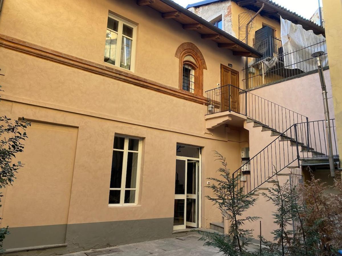 Maschera Di Ferro Appartamento In Centro Storico بينيرولو المظهر الخارجي الصورة